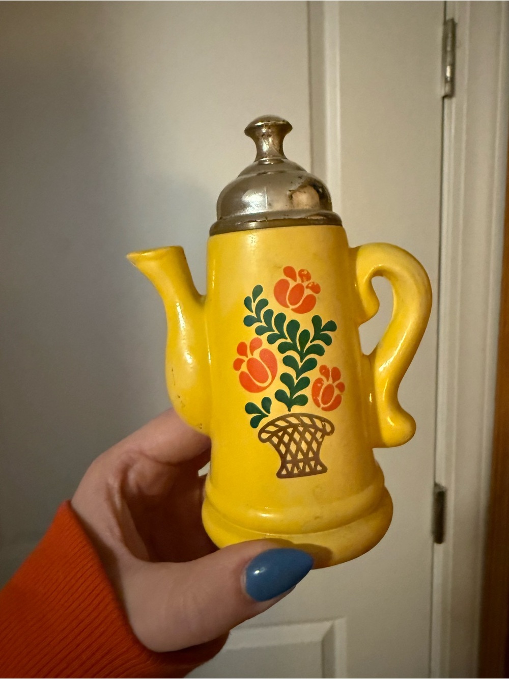 vintage 1970s Avon Koffee Klatch yellow coffee pot decanter